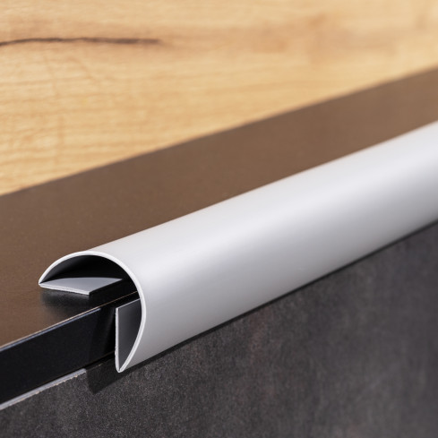 Listwa wielofunkcyjna z PCV 6w1 – samoprzylepny panel wykończeniowy, biały