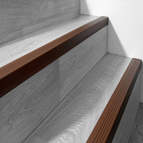 Profil schodowy antyposlizgowy 50x42mm 150cm brąz