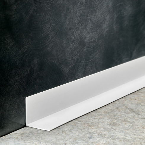 Profil kątowy PVC nierównoramienny, klejony po zewnętrznej stronie, ochrona narożników, biały