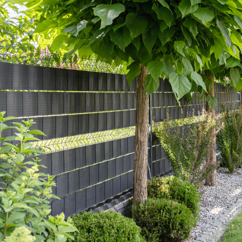 Taśma Ogrodzeniowa Quest® Lux  900 g/m2, 19cm Antracyt RAL7016, 26 m