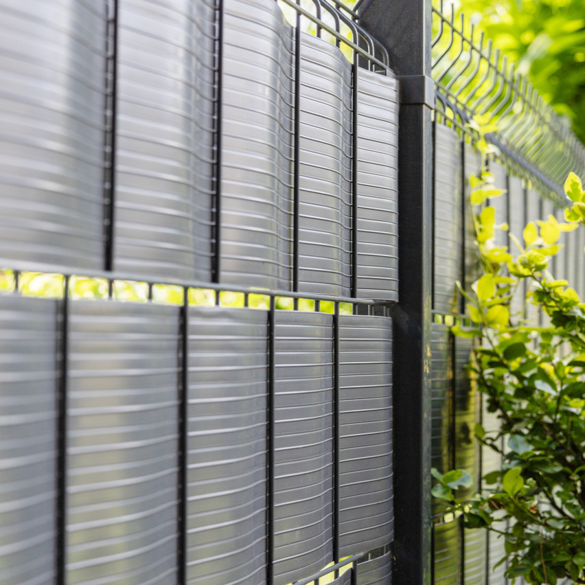 Taśma Ogrodzeniowa Quest® Lux  900 g/m2, 19cm Antracyt RAL7016, 26 m