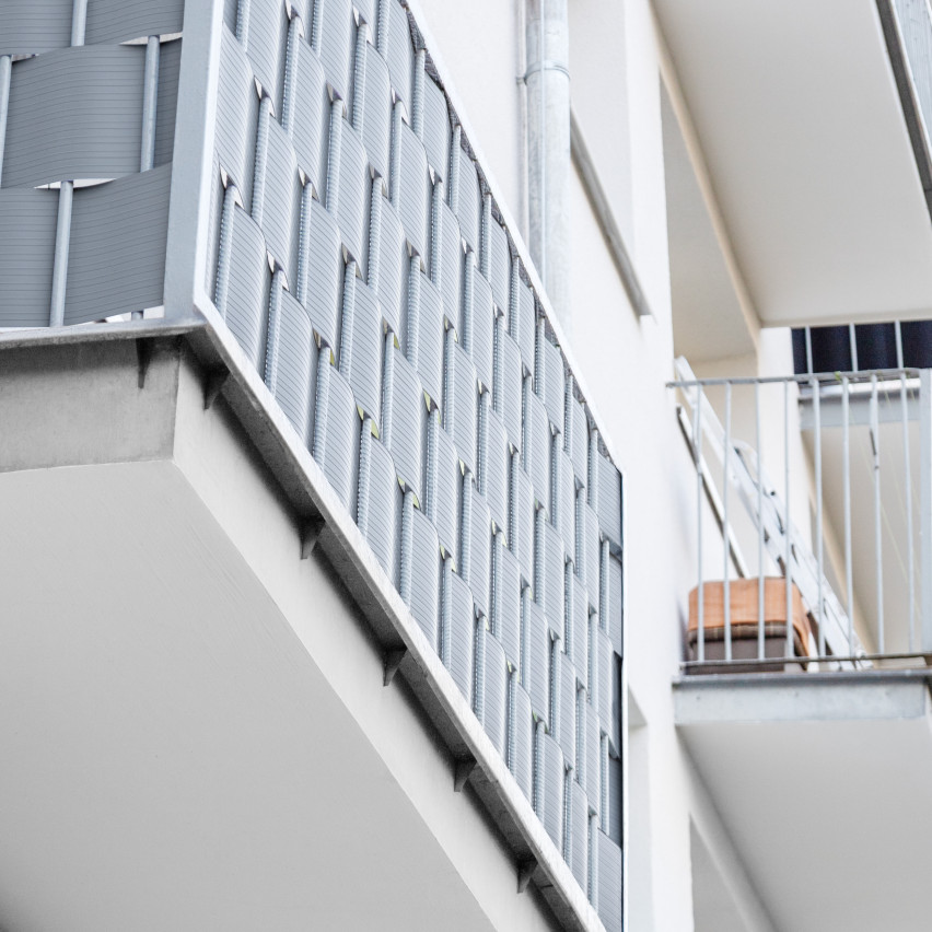 Taśma Ogrodzeniowa Quest® Lux  900 g/m2, 19cm Szara RAL 7040