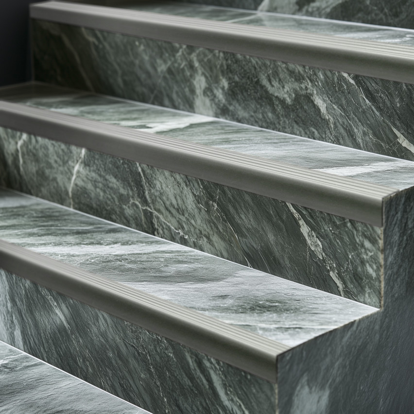 Profil schodowy antypoślizgowy samoprzylepny, 40x25, jasnozielony