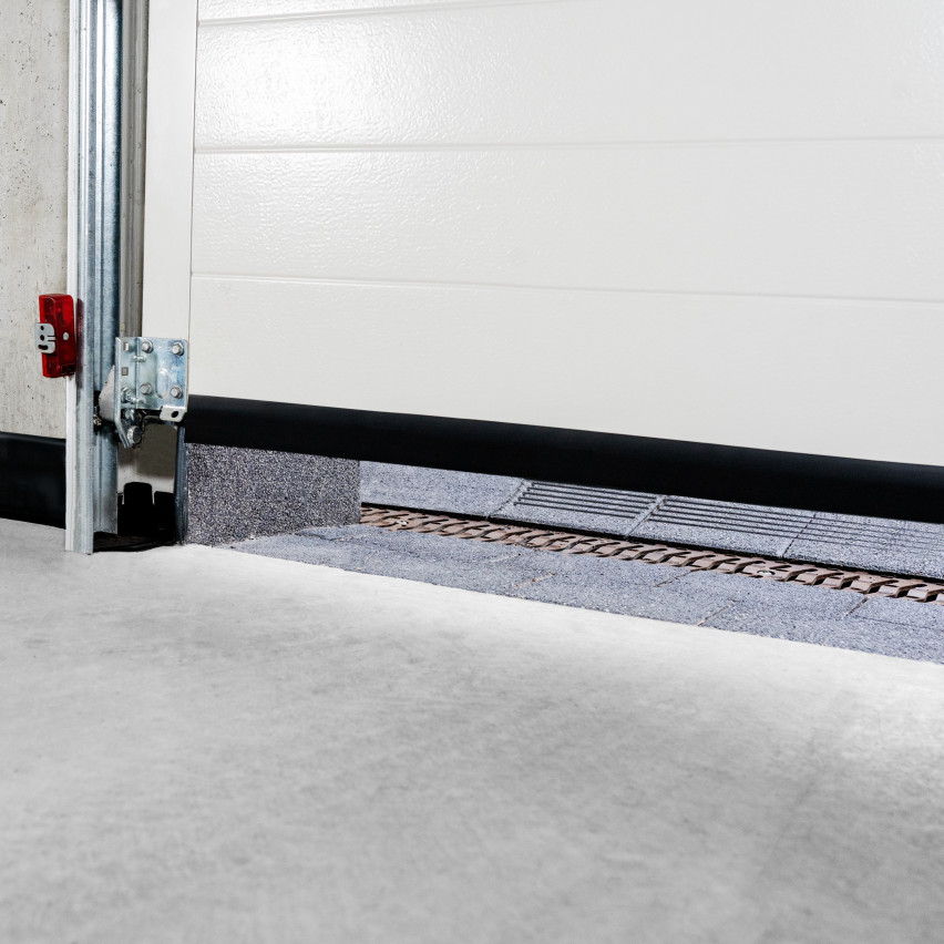 Listwa maskująca samoprzylepna PCV, listwa okienna płaska z tworzywa sztucznego, profil końcowy  srebrna 5m