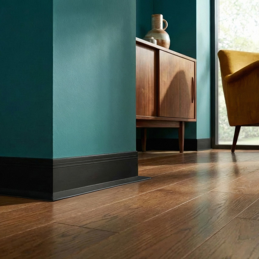 Listwa przypodłogowa samoprzylepna PCV, elastyczna listwa cokołowa DEKOR, 70x20mm, czarny