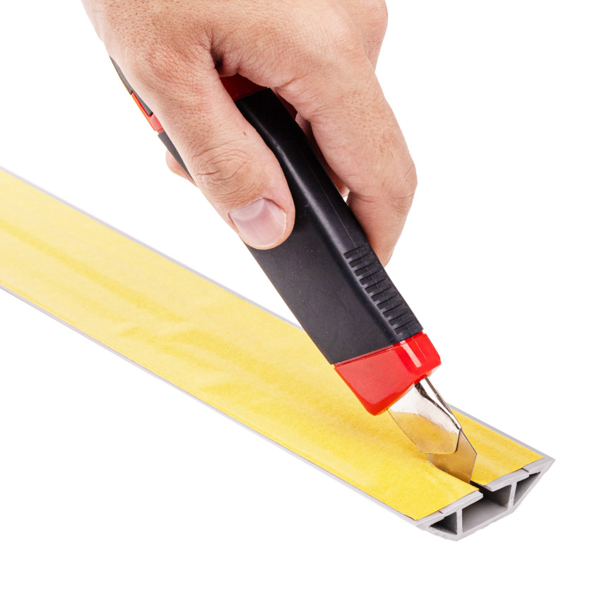 Listwa kablowa maskująca samoprzylepna PCV – 200 cm, trapezowa, szary