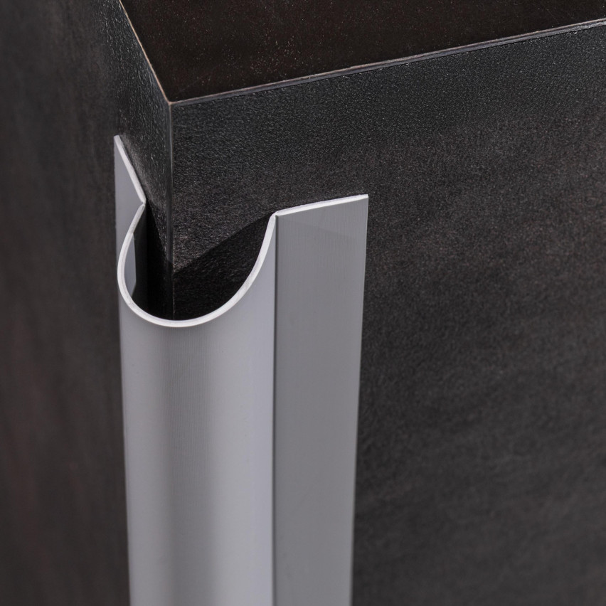 Listwa wielofunkcyjna z PCV 6w1 – samoprzylepny panel wykończeniowy, piaskowy