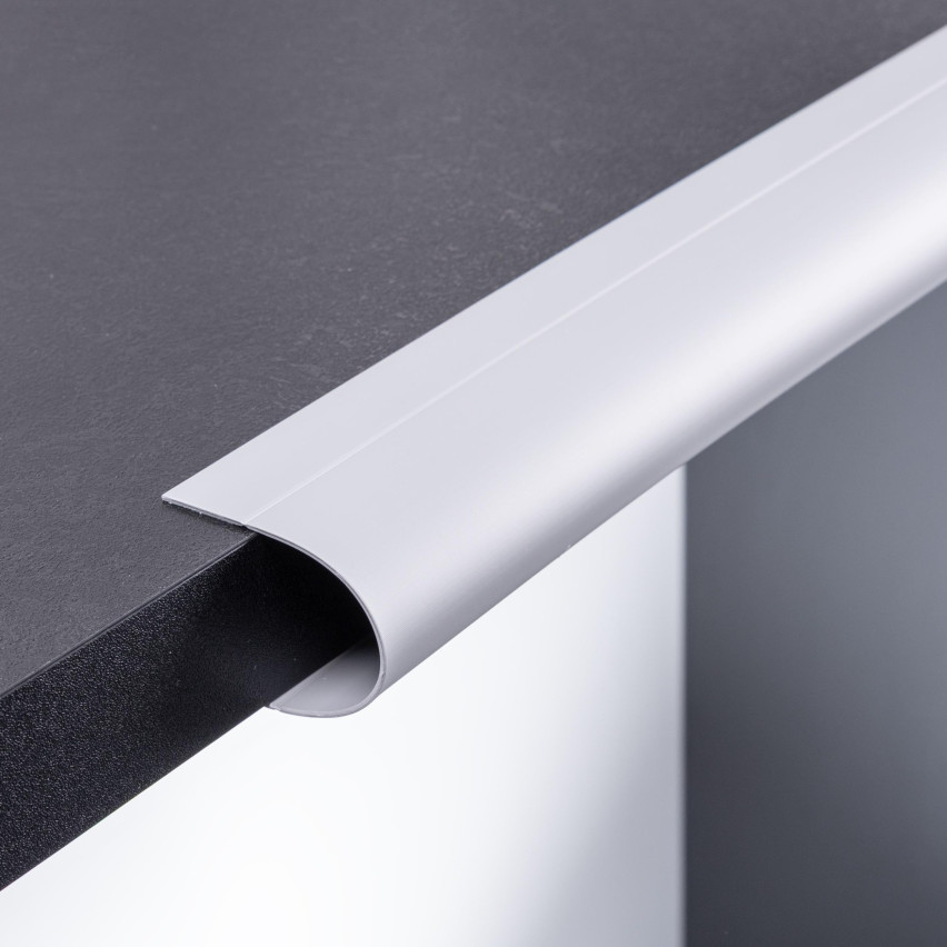 Listwa wielofunkcyjna z PCV 6w1 – samoprzylepny panel wykończeniowy, biały