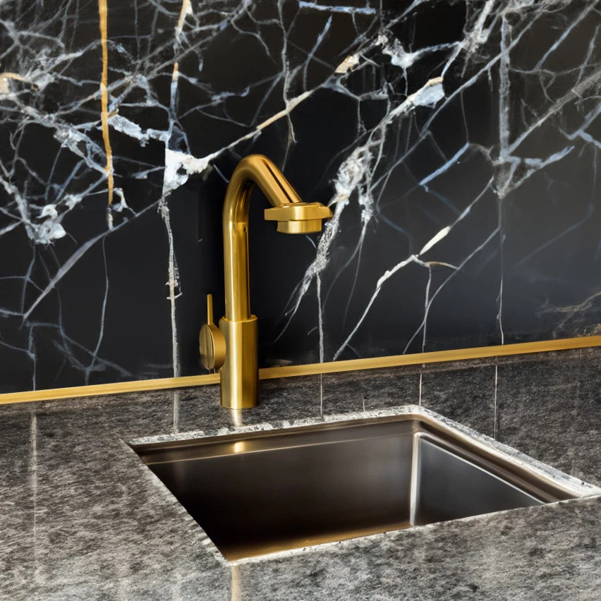 Listwa montażowo-wykończeniowa samoprzylepna PCV na taśmie piankowej 10/10 5m - złoty