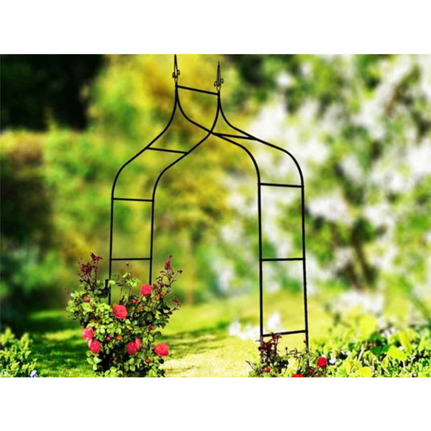 Elegancka pergola łukowa na róże i rośliny pnące
