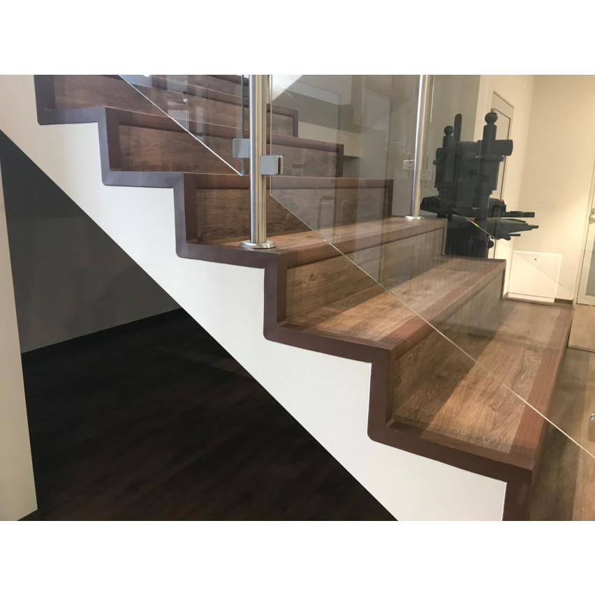 Komplet do wykończenia schodów PCV brąz