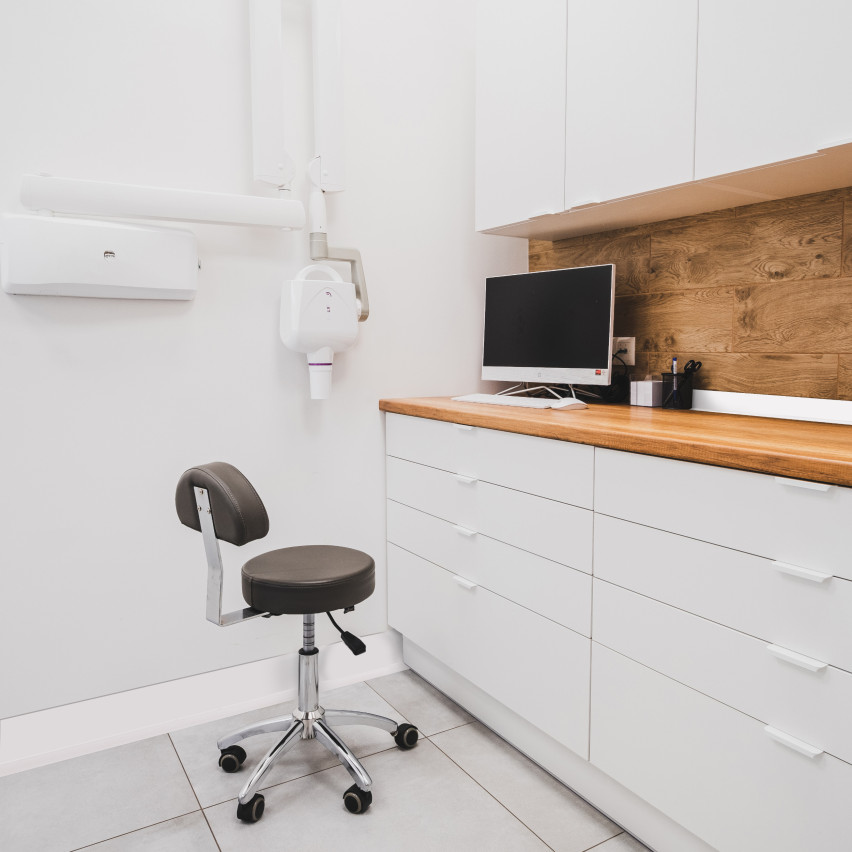 Listwa przypodłogowa PCV 100x25mm  biała