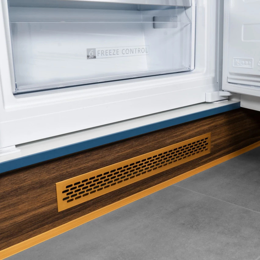 Listwa montażowo-wykończeniowa samoprzylepna PCV na taśmie piankowej 10/10 5m - złoty