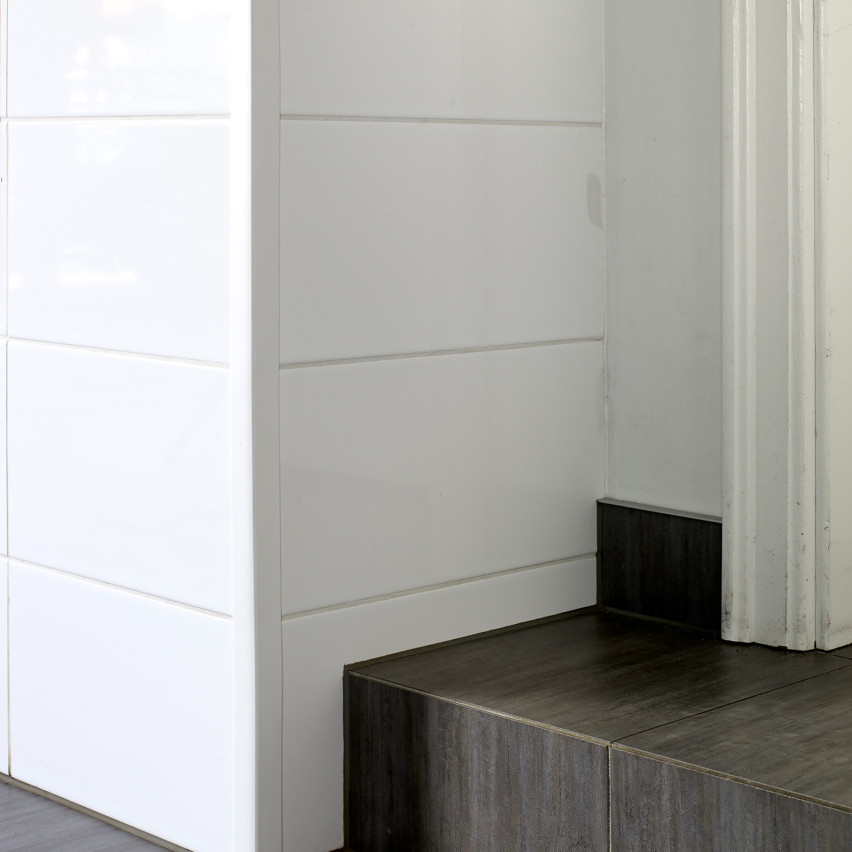 Profil kątowy PVC nierównoramienny, ochrona krawędzi, ochrona narożników, beżowy