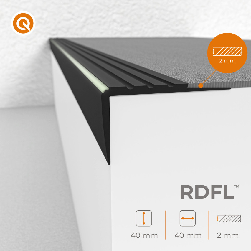 Profil na schody antypoślizgowy fotoluminescencyjny 40x40mm 150cm brąz